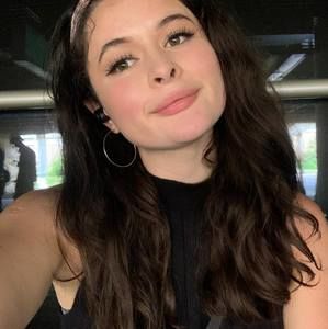 Meet your Posher, Paola